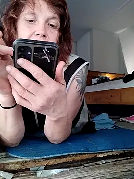 spundarella420 Adlı Modelin Canlı Sohbet Odası