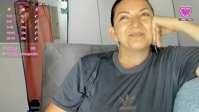 Sala de chat en directo de Serenity_Lux
