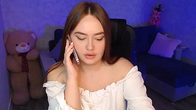 Lily_Allen_'s Live Chat Room