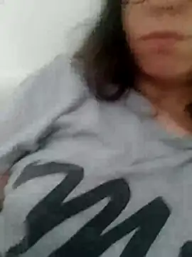 חדר צ'אט בשידור חי של bruna_safadinhaa
