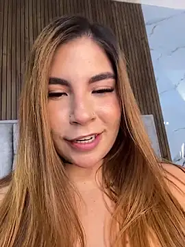 stephh_222 Adlı Modelin Canlı Sohbet Odası