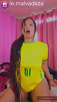 leonasafira's Live Chat Room