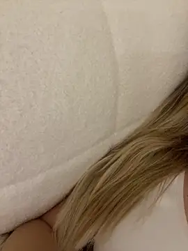 Pokój czatu na żywo – Barbieblondine