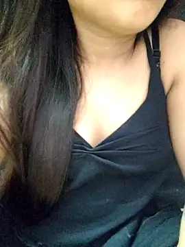 Roshni_98's Live Chat Room