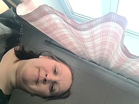 Sala de chat en directo de Milla-23