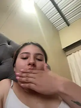 חדר צ'אט בשידור חי של Vikycon