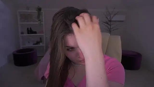 EmmyCharmm Live Chatraum