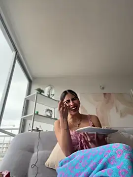 Ameellie Adlı Modelin Canlı Sohbet Odası