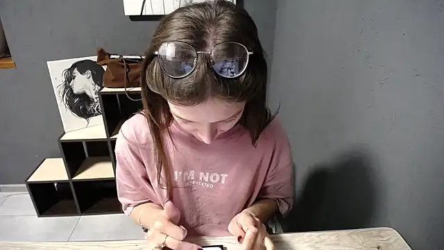 shining_pearl_'s Live Chat Room