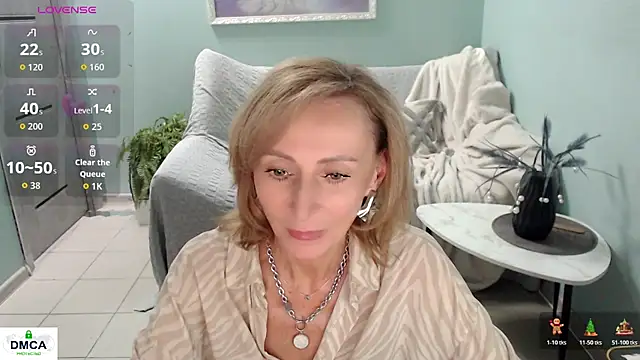 Živá chatovací místnost HornyMilf_777