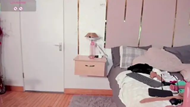 Živá chatovací místnost Jadeh_Williams02