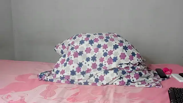 חדר צ'אט בשידור חי של Jade_Dorthini
