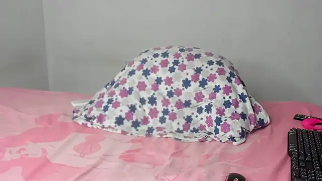 Živá chatovací místnost Jade_Dorthini