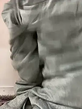 kim_monti Adlı Modelin Canlı Sohbet Odası