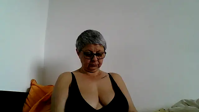 roseblak42's Live Chat Room