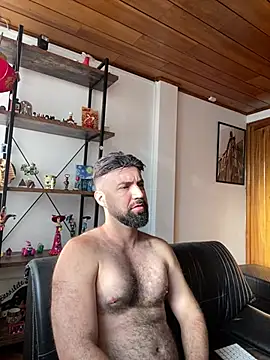 Seks show uživo modela ADONIS_ART01 na kameri