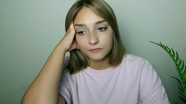 veryshygirl Adlı Modelin Canlı Sohbet Odası