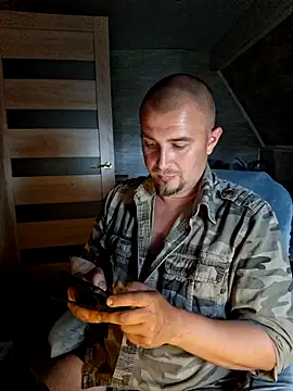 Foxyshaved чат на живо