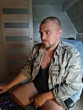 Foxyshaved live-chat rom