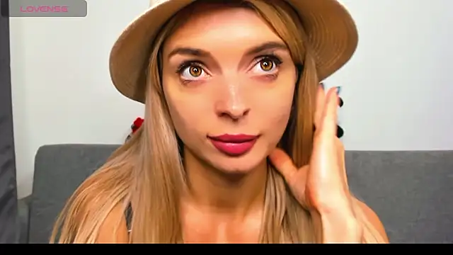 Živá chatovací místnost _ellen_meow_