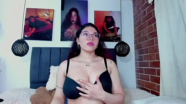 kyliejenner_hot Adlı Modelin Canlı Sohbet Odası