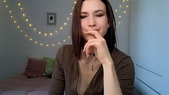 AliciaNewell's Live Chat Room