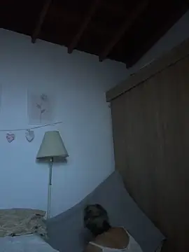 Emilia_Bakerr Live Chatraum