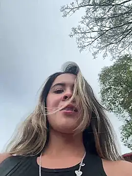 غرفة دردشة Emilia_Bakerr المباشرة