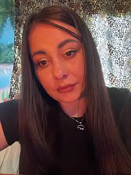 DaisyStreet Live chatroom