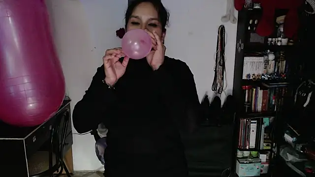 Živá chatovací místnost kureiji_hentaii