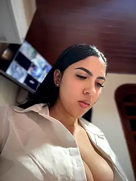 I_AM_SOPHIE_ Adlı Modelin Canlı Sohbet Odası