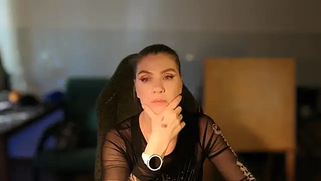 NoNudeElie Live Chatraum