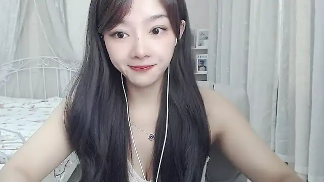 Romy-sweet Adlı Modelin Canlı Sohbet Odası