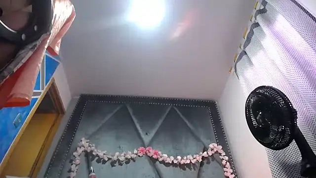 MeganMilF2 실시간 채팅방