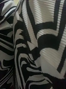 Vivi_na19 Adlı Modelin Canlı Sohbet Odası