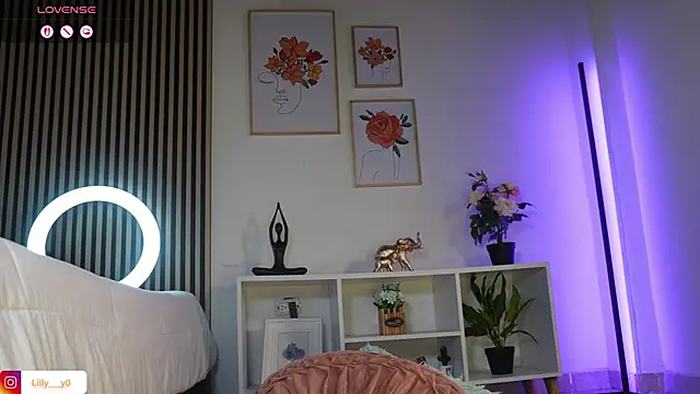 LillyDolls23 – live chatrum