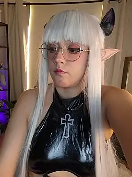 NaomiShimizu Live Chatraum