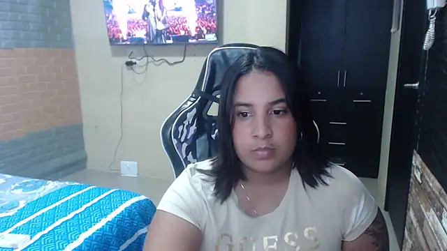 KathyHardcore69 Adlı Modelin Canlı Sohbet Odası