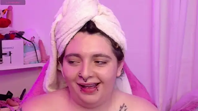 Sachi_Meow Adlı Modelin Canlı Sohbet Odası