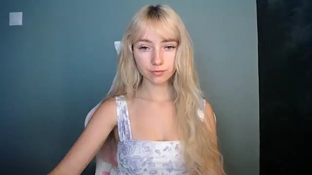 LuciaYoung Cameră chat live
