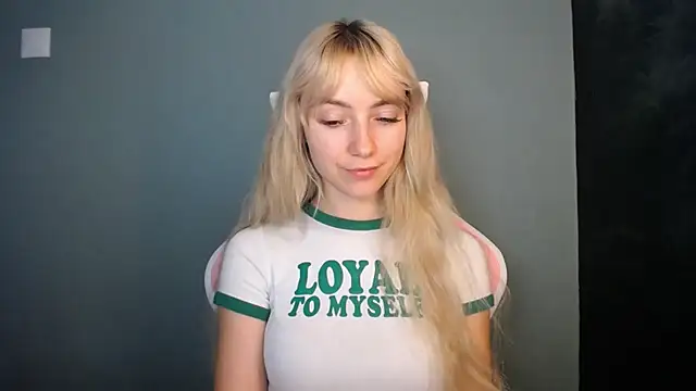 Živá chatovací místnost LuciaYoung