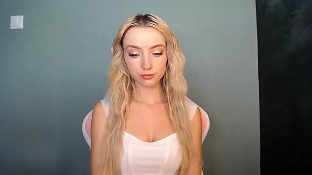 Sala de chat ao vivo de LuciaYoung