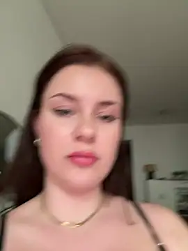 חדר צ'אט בשידור חי של MaribelRiver
