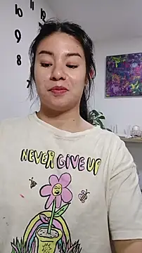 tara20_'s Live Chat Room