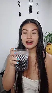 tara20_ Adlı Modelin Canlı Sohbet Odası