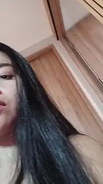 חדר צ'אט בשידור חי של tara20_