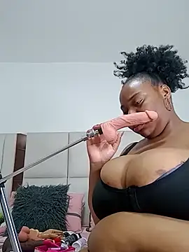 Breisy_bigboobsのライブチャットルーム