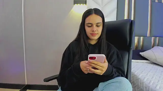 ChloeHarper_ Ruang Obrolan Langsung