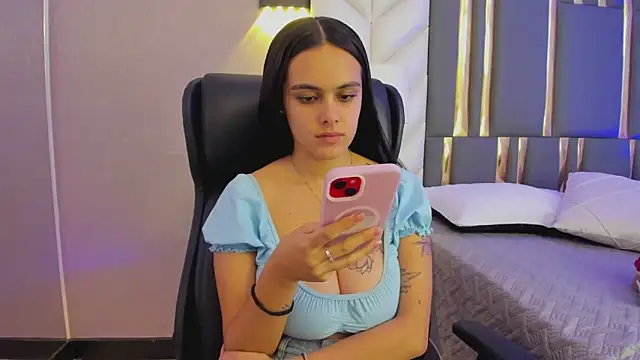 ChloeHarper_ Cameră chat live