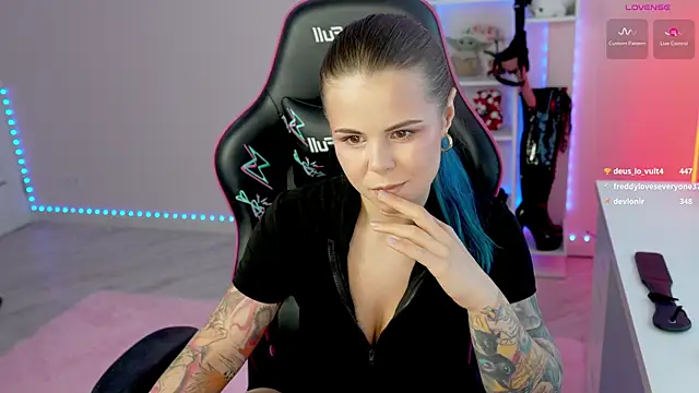 QueenAliceX – live chatrum